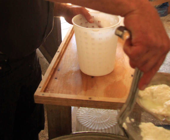 
shepherd-experience-nida-plateau-psiloritis-cheese-making-5.jpg