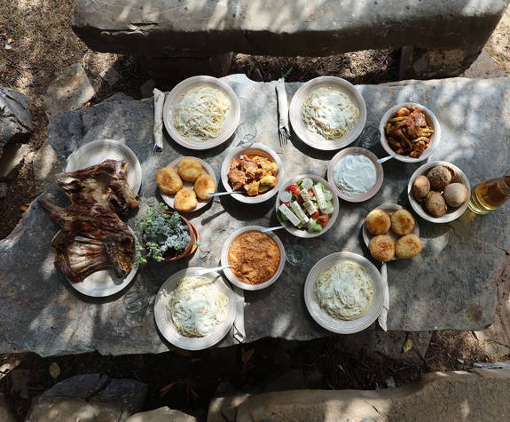 
shepherd-experience-nida-plateau-psiloritis-cretan-traditional-meal-5.jpg